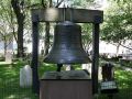 Die Glocke der Hoffnung im Churchyard der St. Paul's Chapel - Financial District Manhattan, New York City