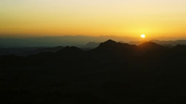 Mosesberg, Mt. Sinai - Sonnenaufgang über dem Sinai, täglich pünktlich um sechs Uhr morgens