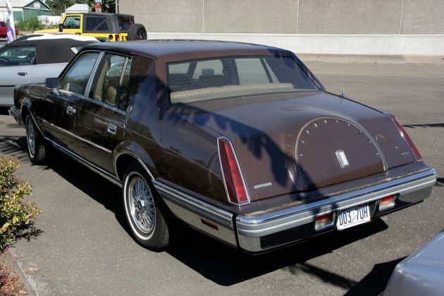 Lincoln Continental Mark VII, Modelljahre 1982 bis 1987 downgezised - 5,0-Liter Windsor-V 8, elektronische Einspritzung Lincoln Continental Mark VII, Modelljahre 1982 bis 1987 downgezised - 5,0-Liter Windsor-V 8, elektronische Einspritzung