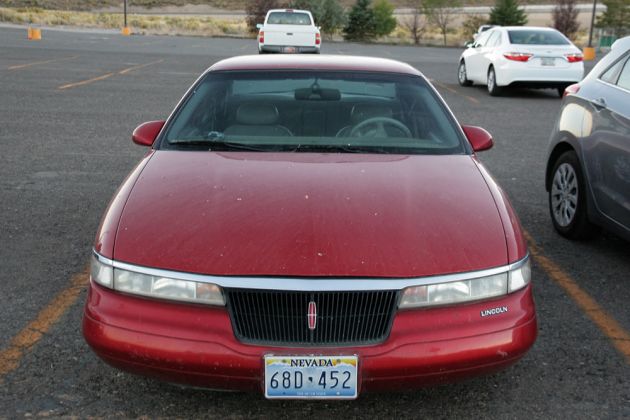 Lincoln Mark VIII, Modelljahr 1992 - 4,6-Liter-Aluminium-DOHC-InTech-V 8 Motor, 284 PS, Viergangautomatik Lincoln Mark VIII, Modelljahr 1992 - 4,6-Liter-Aluminium-DOHC-InTech-V 8 Motor, 284 PS, Viergangautomatik