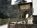 Stolpen, Sächsische Schweiz - der Aufgang zur Burgruine Stolpen mit dem Eingangstor der Vorburg 