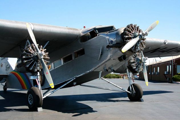 Planes of Fame - Ford Trimotor N 414 H - Baujahr 1929 Planes of Fame - Ford Trimotor N 414 H - Baujahr 1929