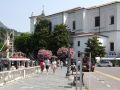 Toscolano-Maderno an der Riviera Bresciana des Gardasees - die Renaissancccekirche Santi Pietro e Paolo an der Piazza della Cartiera