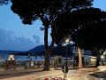 Toscolano-Maderno an der Riviera Bresciana des Gardasees - Abendstimmung an der Promenade in Maderno