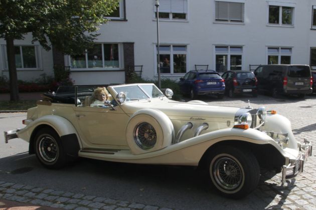 Excalibur Phaeton, Series IV - Baujahr 1983, 5-Liter V 8 Motor, 200 PS bei 4.600 U/min Excalibur Phaeton, Series IV - Baujahr 1983, 5-Liter V 8 Motor, 200 PS bei 4.600 U/min