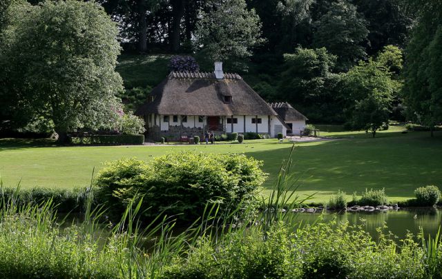 Liselund auf der Insel Mön - Schweizerhytten, das Schweizerhaus am Parkeingang Liselund auf der Insel Mön - Schweizerhytten, das Schweizerhaus am Parkeingang
