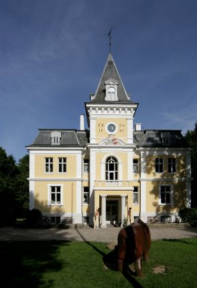 Liselund Ny Slot - das Neue Schloss Liselund, heute ein Hotel im Schloßpark Liselund 