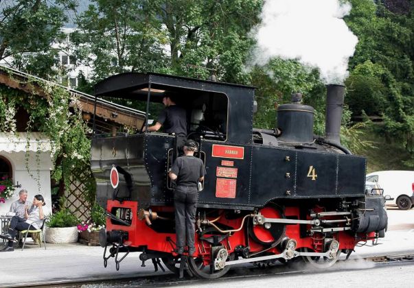 Dampfzug der Achenseebahn in Jenbach - Zahnradbahn in Tirol Dampfzug der Achenseebahn in Jenbach - Zahnradbahn in Tirol