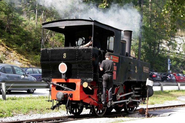 Dampfzug der Achenseebahn in Jenbach - Zahnradbahn in Tirol Dampfzug der Achenseebahn in Jenbach - Zahnradbahn in Tirol