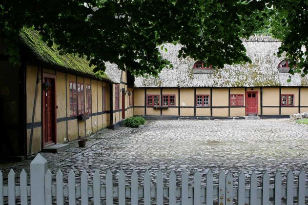 Schloss Aalholm, Nysted - Fachwerk-Bauernhof am Ålholm Parkvej im Schlosspark Schloss Aalholm, Nysted - Fachwerk-Bauernhof am Ålholm Parkvej im Schlosspark