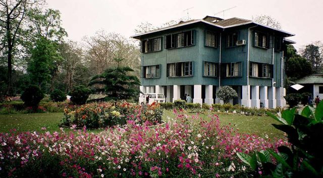 Jaldapara Nationalpark - die Hollong Forest Lodge Jaldapara Nationalpark - die Hollong Forest Lodge