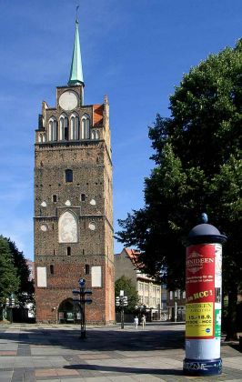 Hansestadt Rostock - das Kröpeliner Tor am Beginn der Kröpeliner Strasse