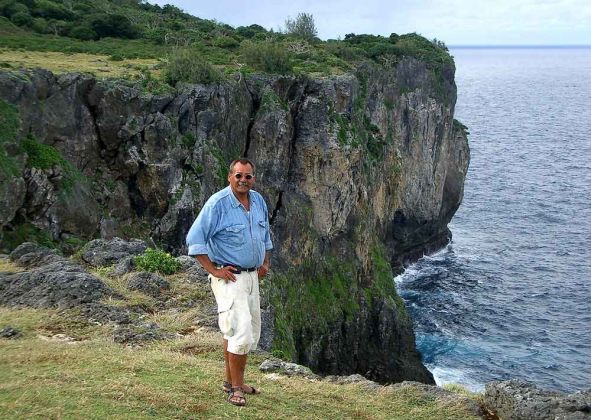 Globetrotter und Fotograf Helmut Möller an den Laku Fa'anga Cliffs - Insel Eua