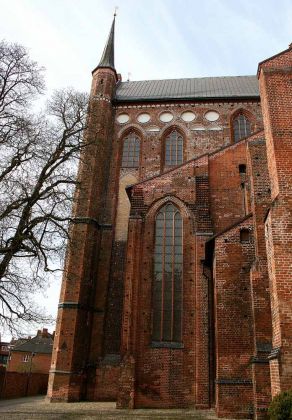 Hansestadt Wismar - die St. Georgen Kirche in der Altstadt Hansestadt Wismar - die St. Georgen Kirche in der Altstadt