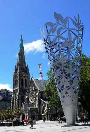 Die Kathedrale und Chalice The Sculpture - Cathedral Square,Christchurch
