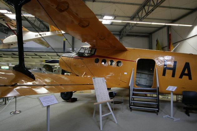 Doppeldecker Antonov AN-2 - Luftfahrtmuse