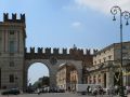 Städtereise Verona - Palazzo della Gran Guardia und Porta Nuova