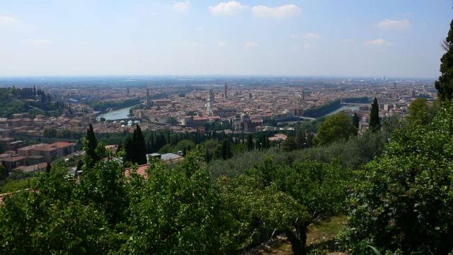 Verona an der Etsch - Panoramablick vom Kloster Madonna di Lourdes