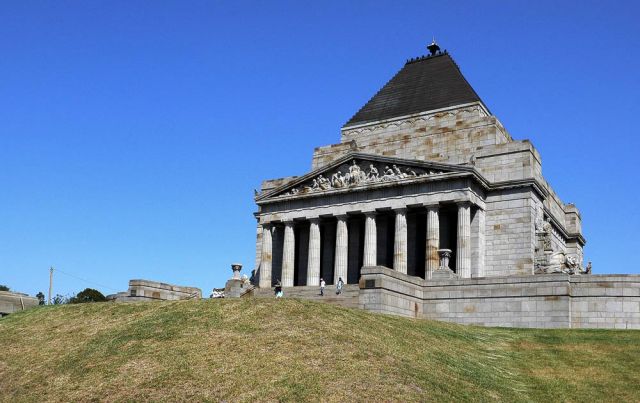 Der monumentale Shrine of Remembrance - Australiens zentrales Denkmal für alle Australier, die im ersten und zweiten Weltkrieg fielen