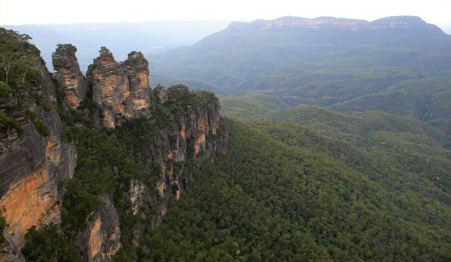 Die Fels-Formation Three Sisters, Blick vom Queen Elizabeth Lookout nahe des Echo Points - Blue Mountains, New South Wales, Australien