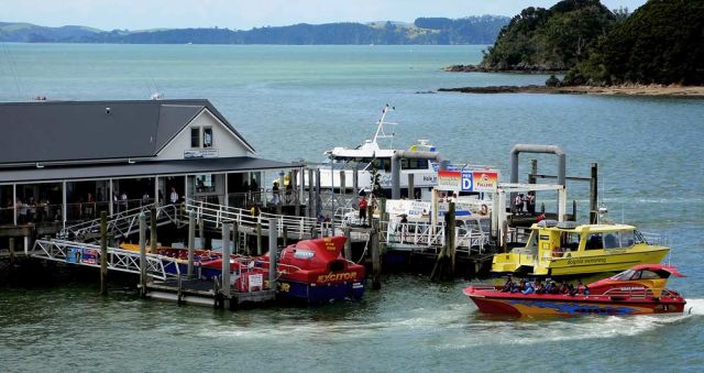 Die Paihia Wharf in der Bay of Islands - New Zealand