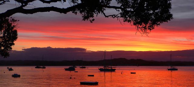 Sonnenuntergang über der Kororareka Bay - The Strand, Russell, Bay of Islands - Neuseeland