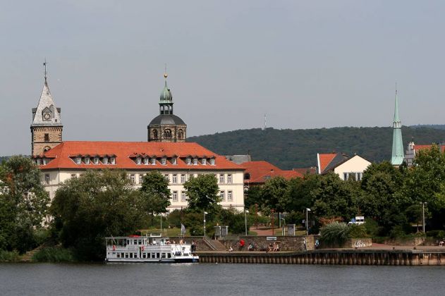 Blick auf Weser und Altstadt - Rattenfänger-Stadt Hameln 