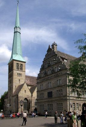 Hamelner Marktkirche St. Nicolai und Hochzeitshaus Hamelner Marktkirche St. Nicolai und Hochzeitshaus