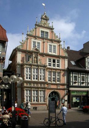 Weserrenaissance-Fassade in der Oster-Strasse - Hameln Weserrenaissance-Fassade in der Oster-Strasse - Hameln