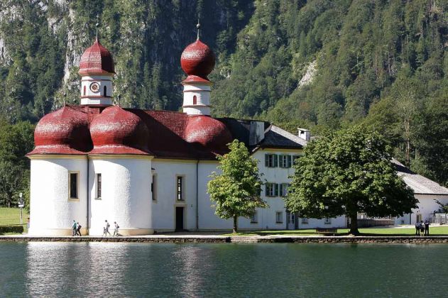 Königssee - Wallfahrtskapelle St. Bartholomä auf der Halbi Königssee - Wallfahrtskapelle St. Bartholomä auf der Halbi