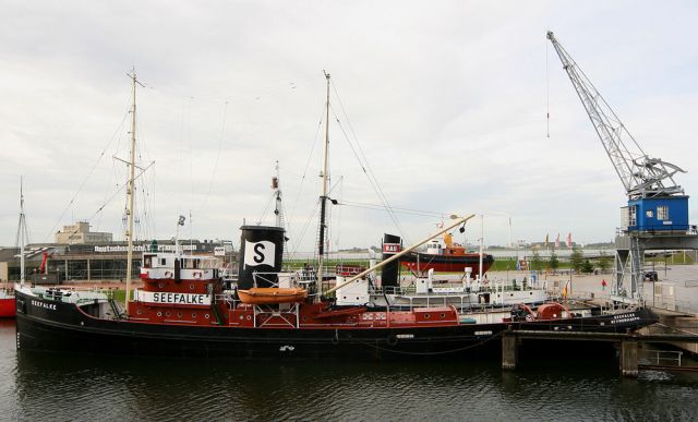 Museumshafen mit Hochsee-Schlepper Seefalke, Museumshafen - Schifffahrtsmuseum Bremerhaven Museumshafen mit Hochsee-Schlepper Seefalke, Museumshafen - Schifffahrtsmuseum Bremerhaven