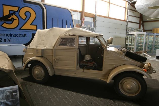 VW Kübelwagen Typ 82 der deutschen Wehrmacht, Baujahre 1940 bis 1945