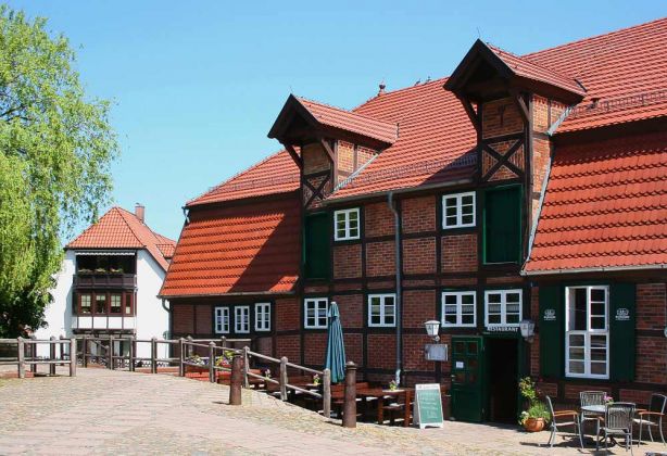 Bergringstadt Teterow, das Mühlenviertel - die historische Stadtmühle von 1800, heute ein Restaurant Bergringstadt Teterow, das Mühlenviertel - die historische Stadtmühle von 1800, heute ein Restaurant