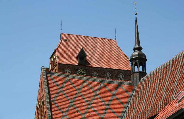 Die Barlach-Stadt Güstrow - der Güstrower Dom, errichtet im 13. bis 17. Jahrhundert in norddeutscher Backsteingotik 