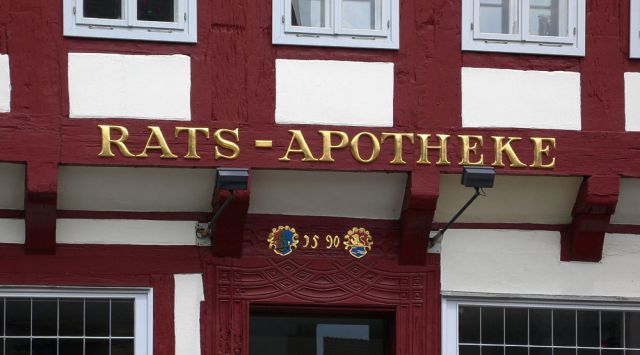 Bierstadt Einbeck - die historische Rats-Apotheke am Marktplatz Bierstadt Einbeck - die historische Rats-Apotheke am Marktplatz