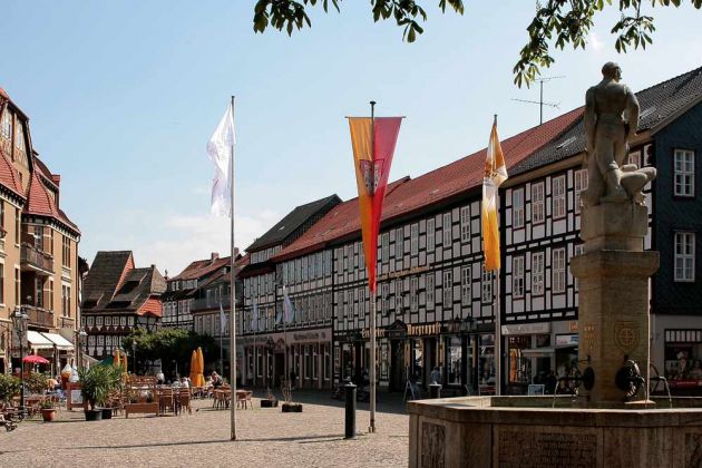 Bierstadt Einbeck - der Marktplatz Bierstadt Einbeck - der Marktplatz