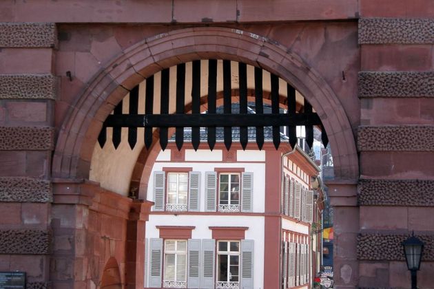 Heidelberg am Neckar - das Brückentor