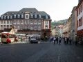Heidelberg am Neckar - der Marktplatz mit dem Rathaus