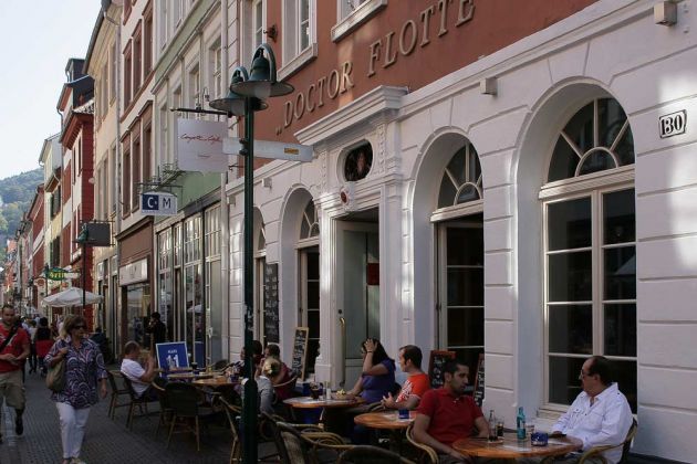 Heidelberg am Neckar - Studentenkneipen-Szene in der Altstadt Heidelberg am Neckar - Studentenkneipen-Szene in der Altstadt