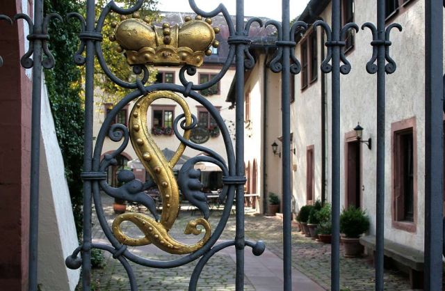 Wertheim am Main - der Hof des historischen Rathauses Wertheim am Main - der Hof des historischen Rathauses