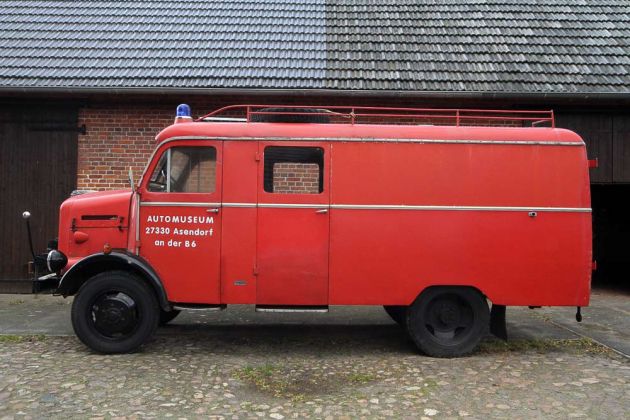 Borgward B 2500 A/O - Feuerwehr-Fahrzeug LF 8, Baujahr 1959 - 2,4 L Sechszylinder, 82 PS - Automuseum Asendorf