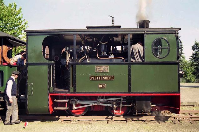 Die Schmalspur-Kastendampflokomotive Plettenberg der Museums-Eisenbahn Bruchhausen-Vilsen Die Schmalspur-Kastendampflokomotive Plettenberg der Museums-Eisenbahn Bruchhausen-Vilsen