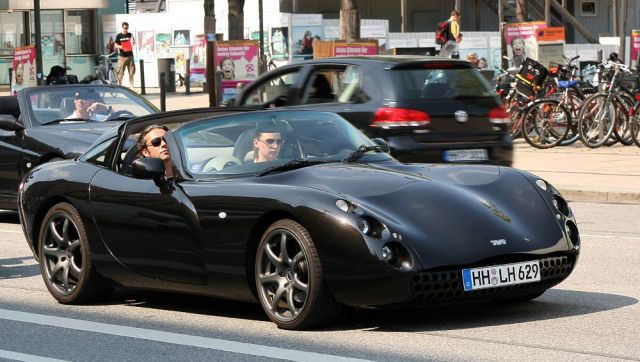 TVR Tuscan Speed 6, Bauzeit 1999 bis 2006 - Jungfernstieg, Hamburg TVR Tuscan Speed 6, Bauzeit 1999 bis 2006 - Jungfernstieg, Hamburg