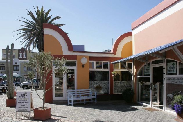 Ankerplatz, Fussgängerbereich am Woermann-Haus - Swakopmund, Namibia Ankerplatz, Fussgängerbereich am Woermann-Haus - Swakopmund, Namibia