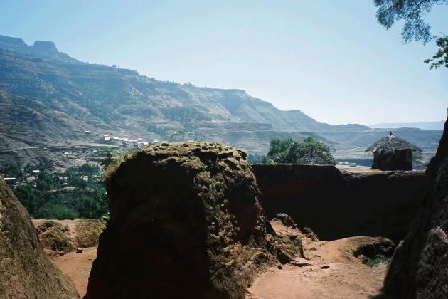 Lalibela am Fusse des 4.190 m hohen Abuna Yosef in Äthiopien Lalibela am Fusse des 4.190 m hohen Abuna Yosef in Äthiopien