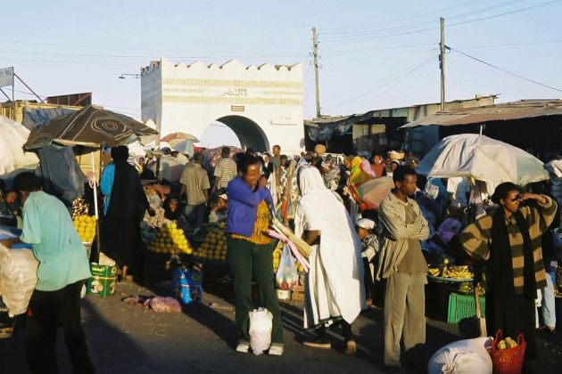 Markt in Harar vor dem Shoa Tor - Äthiopien Markt in Harar vor dem Shoa Tor - Äthiopien