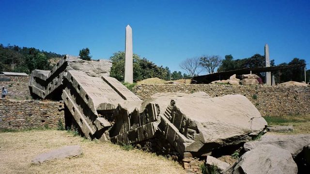 Axum, Aksum - die grosse gefallene Stele Nr. 3 im Stelenpark Axum, Aksum - die grosse gefallene Stele Nr. 3 im Stelenpark