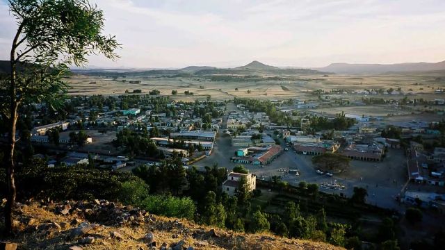 Axum oder Aksum - die Piazza mit Panorama über die Stadt Axum oder Aksum - die Piazza mit Panorama über die Stadt