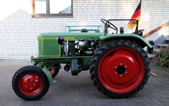 Ackerschlepper Oldtimer - Fendt Dieselross Ackerschlepper Oldtimer - Fendt Dieselross
