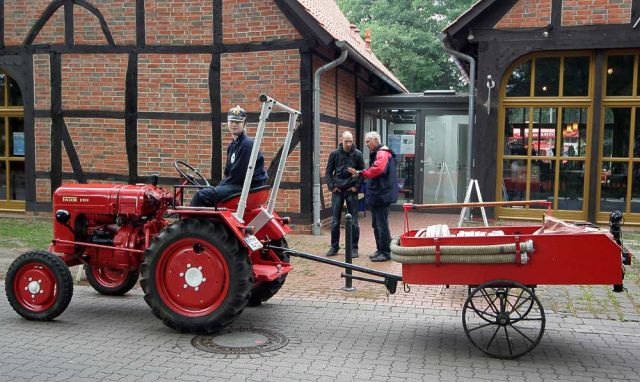 Fahr D 90, luftgekühlter Viertakt-Einzylinder-Dieselmotor mit Direkteinspritzung, 905 ccm, 12 PS - Bauzeit 1953 bis 1956 Fahr D 90, luftgekühlter Viertakt-Einzylinder-Dieselmotor mit Direkteinspritzung, 905 ccm, 12 PS - Bauzeit 1953 bis 1956
